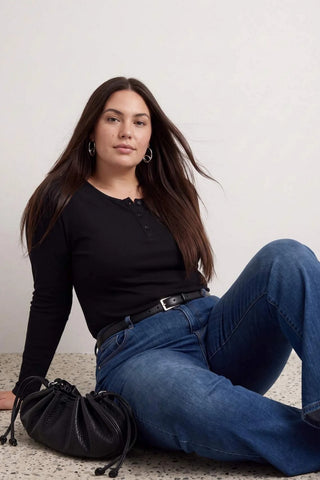 Bluza TBBAW27AF00044 - crna [djesi-src-8e3b49f71021070a3cb8211dd2a38acdf532aeccf69ec6014009dfef2f064774]