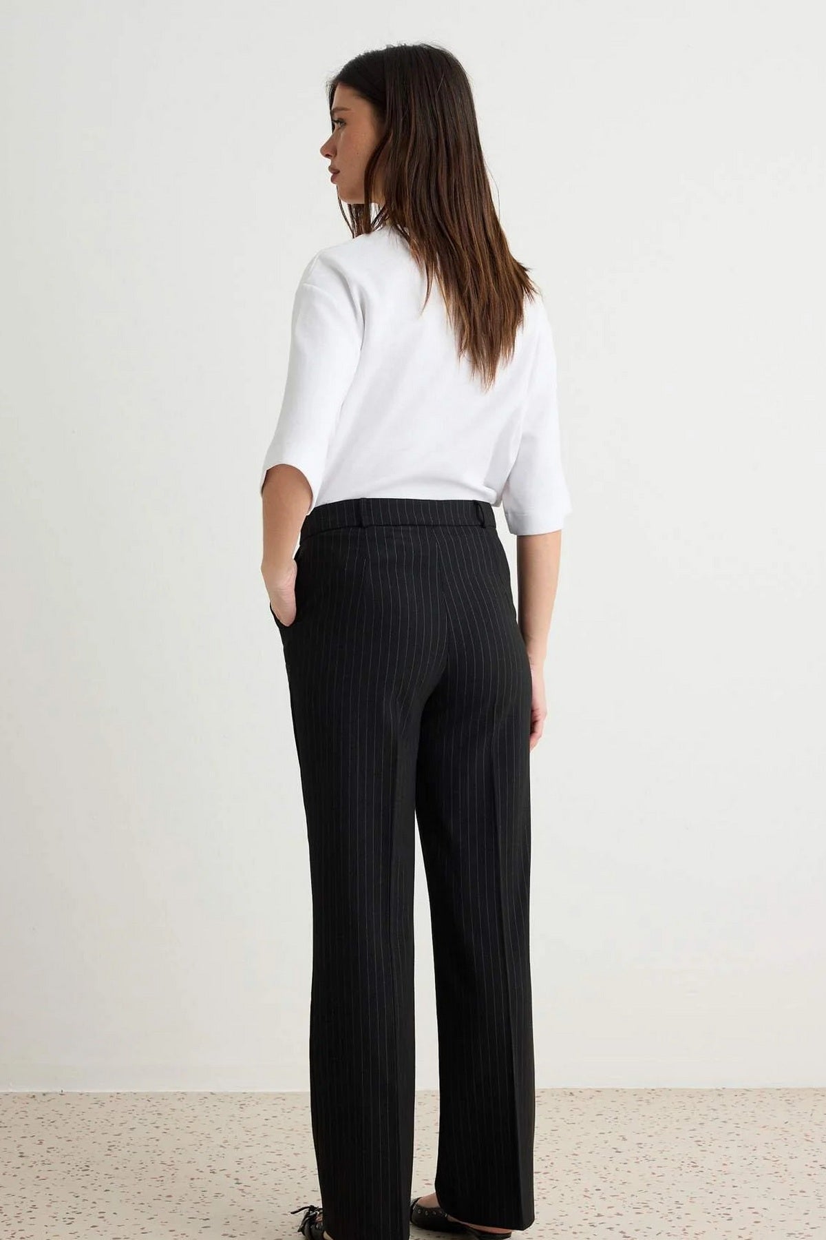 Pantalone TWOAW27PL00124 - crna [djesi-src-9bf7b63374e19adcc109fa74a6d38541144126c1cd12785ba3662d3f5495954b]