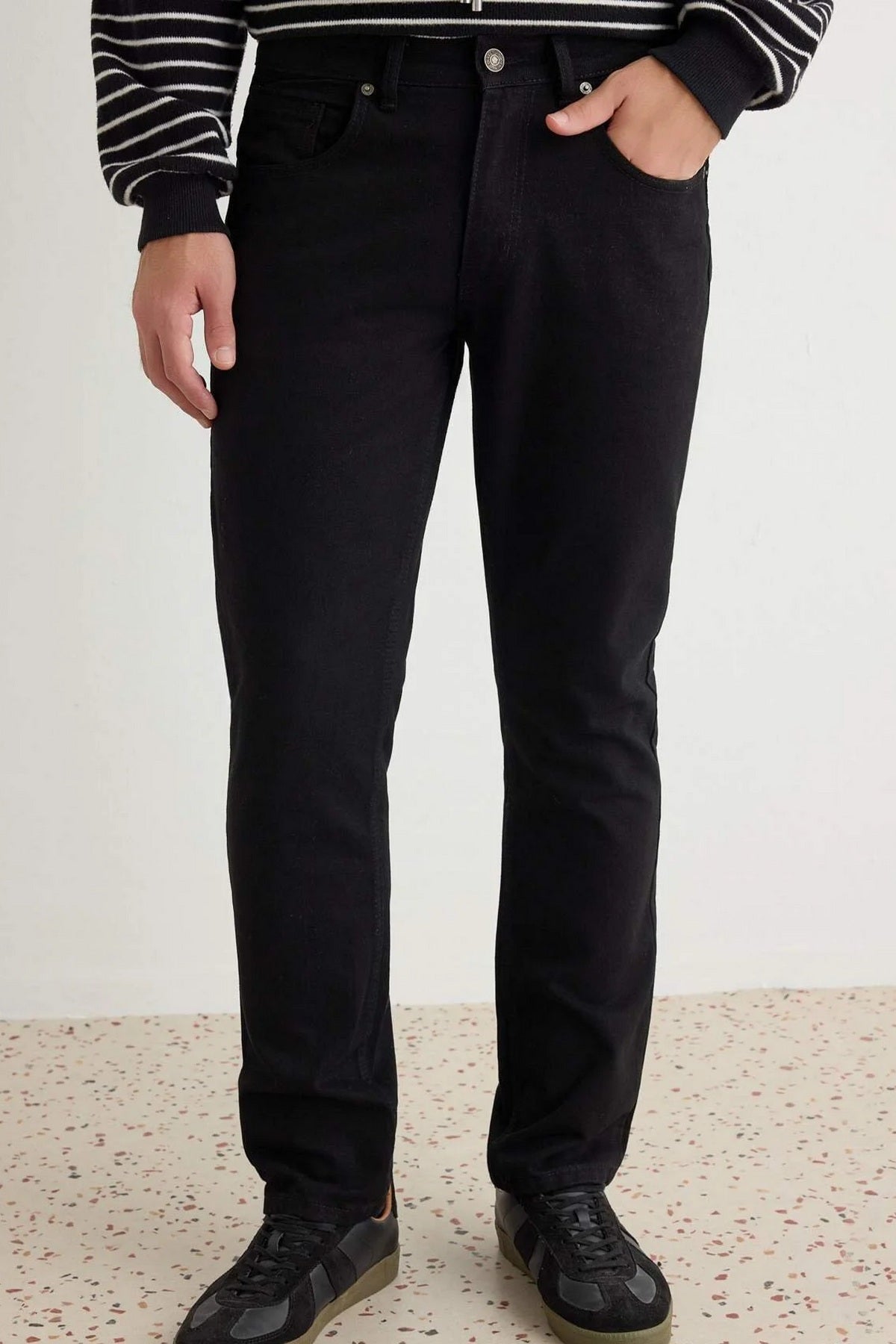 Jeans TMNAW23JE00062 - crna [djesi-src-2178c7bb5e1c447ea11aa360f9f85beca6e28a85d16aec7300a52030bed4893f]