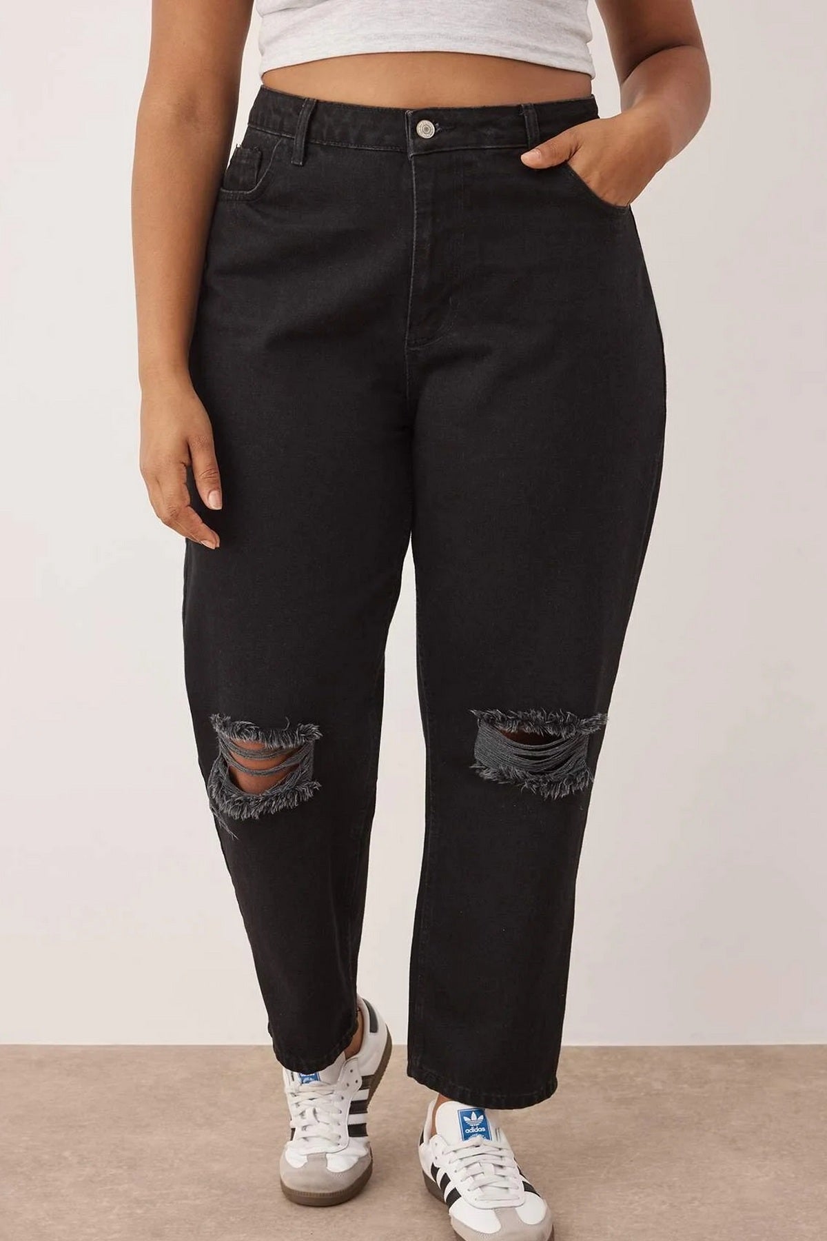 Jeans TBBSS23CJ00019 - crna [djesi-src-fc5a060417ed25f224f78325f3ba2c0ffeeea3d9b8c8e8cba822fa07e0a2d166]