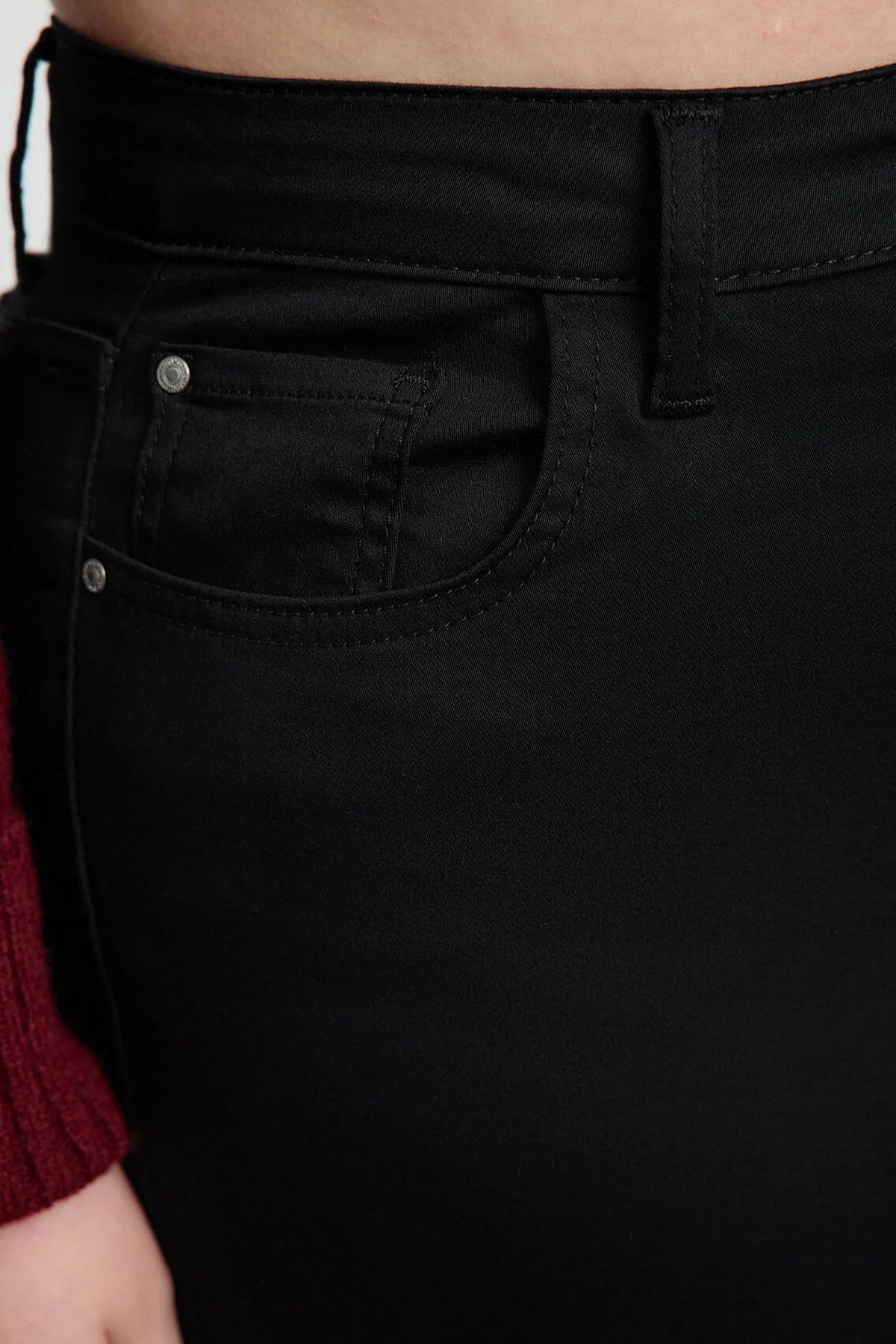 Jeans TBBAW23CJ00059 - crna [djesi-src-5d6c91c6ed577dfb2e0e1f66c1886c4e9af6c20ea7be876e0e778e1b70e47d4e]